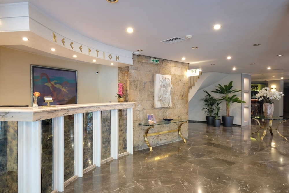 Ilisia Hotel 9/68