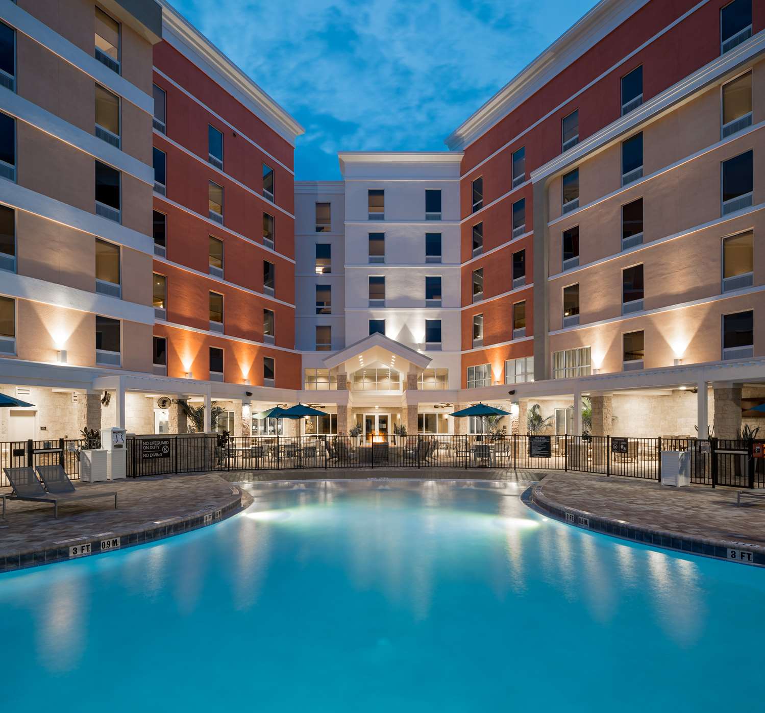 Hampton Inn Suites Cape Canaveral Cruise Port Fl 51/55