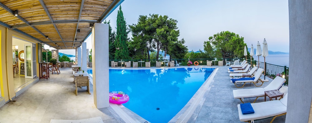 ALIKI HOTEL 50/76