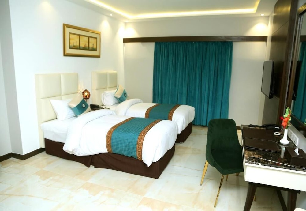 Best Western Plus Grand Hotel Multan 13/61