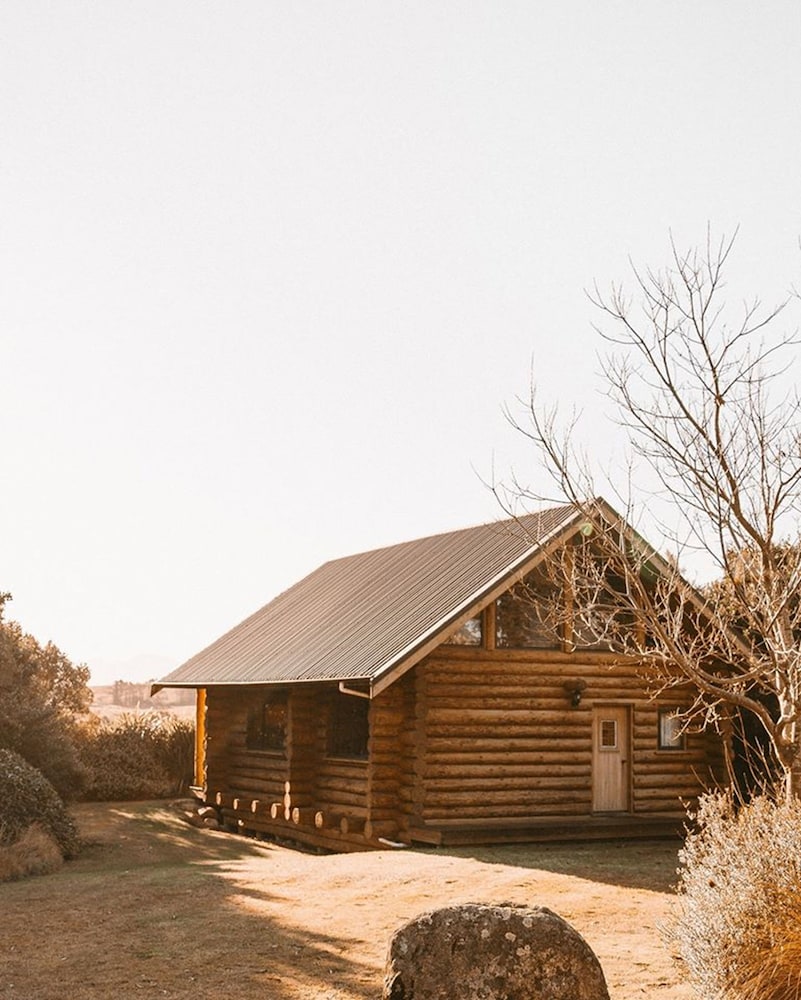 FIORDLAND LODGE 69/72