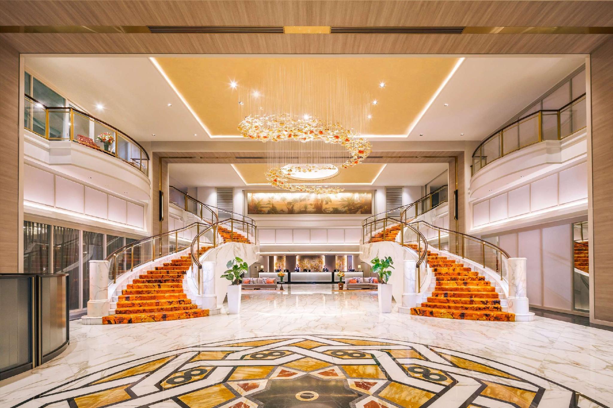 Lobby at Royal Plaza On Scotts, SINGAPORE