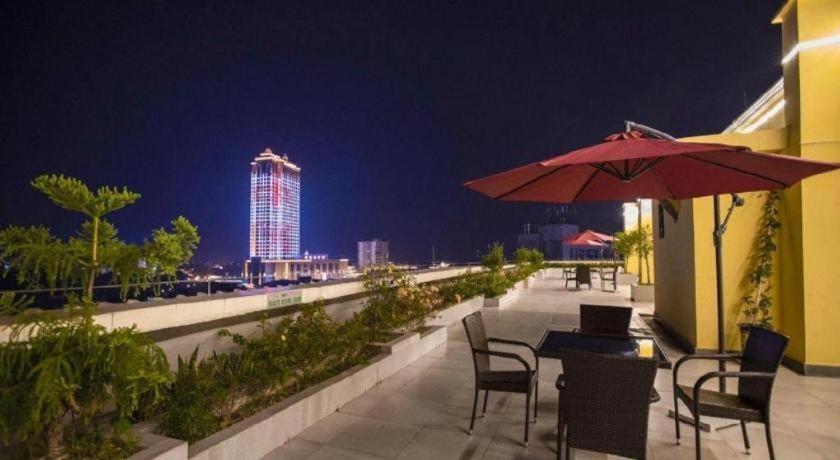 Magnotel Hotel (Dongxing Guomen Port) 45/50