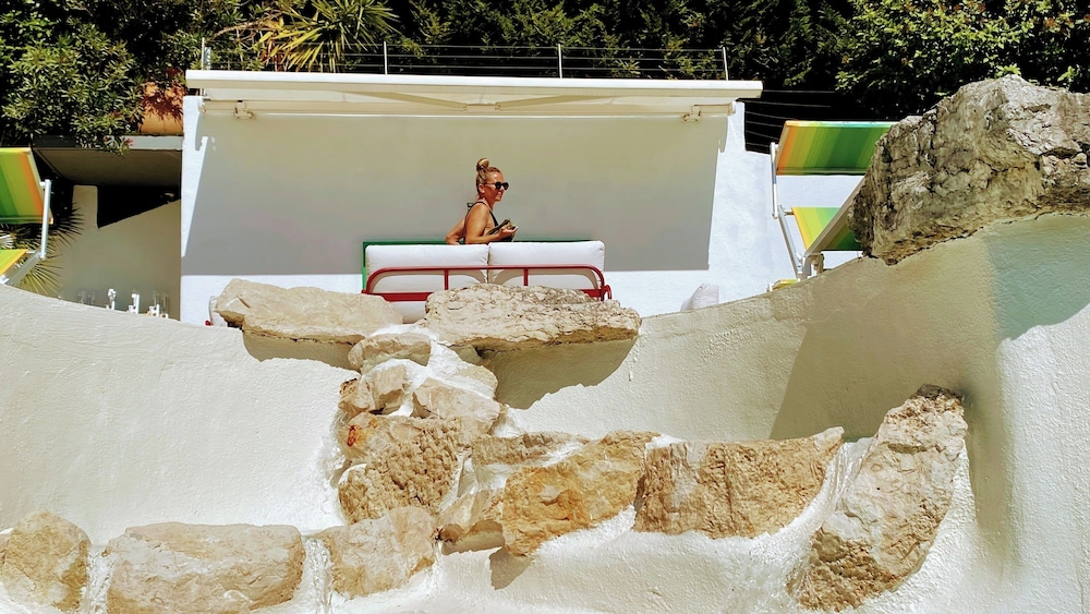 Pamela Hotel Cassis 21/75