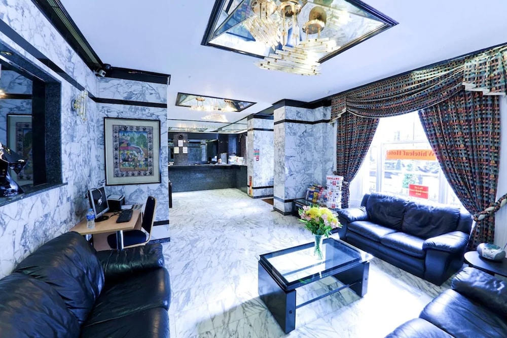 WHITELEAF HOTEL 25/50