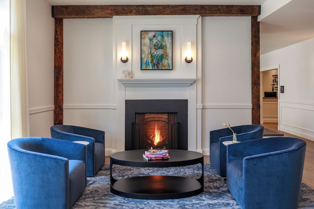 The Brunswick Hotel & Tavern 24/50