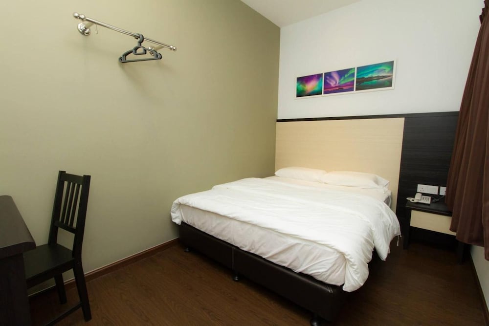 Aurora Boutique Hotel 15/25