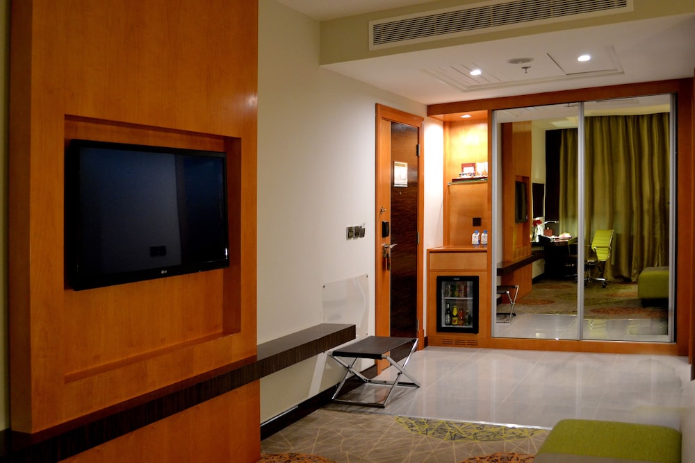 Holiday Inn Jeddah Gateway 11/59