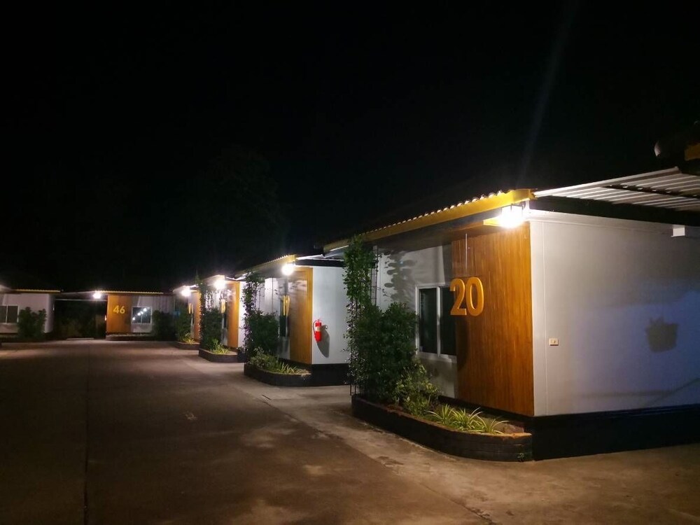 Golden House Hotel Sakaeo 47/50