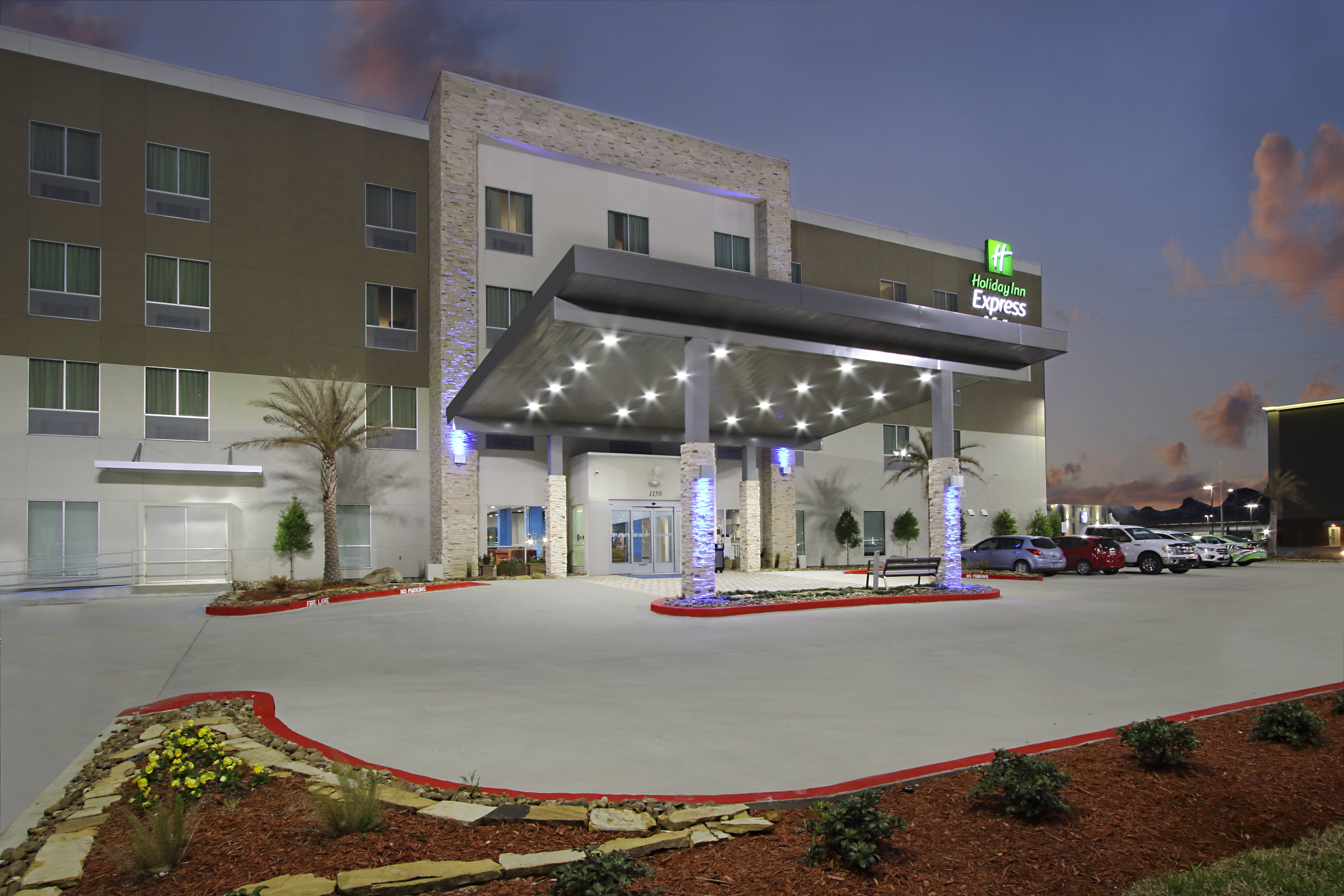 Holiday Inn Express & Suites Lake Charles South Casino Area 54/55