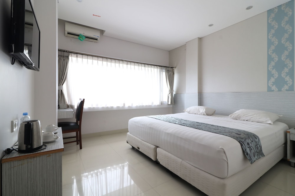 Kembang Hotel 12/19
