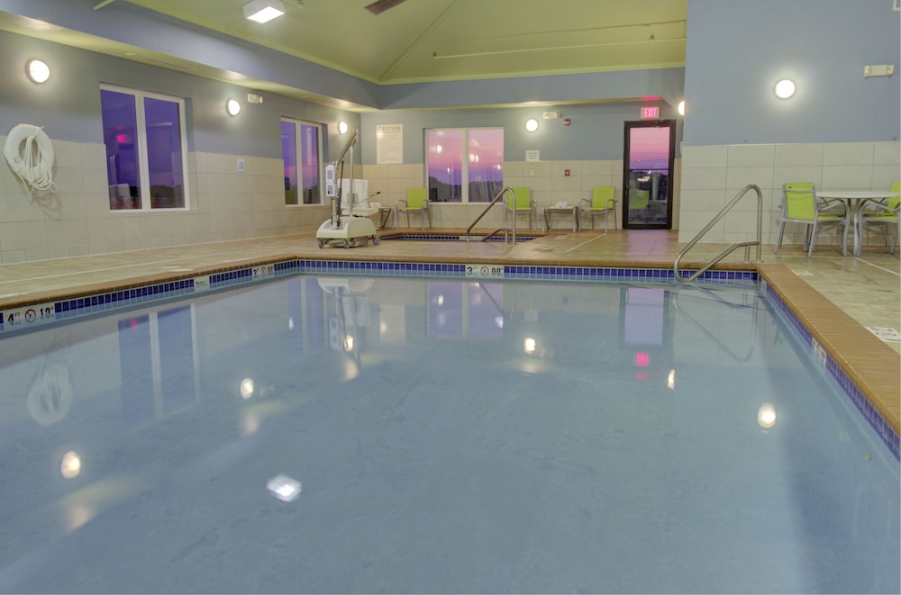 Holiday Inn Express Hotel Suites Le Mars 7/48