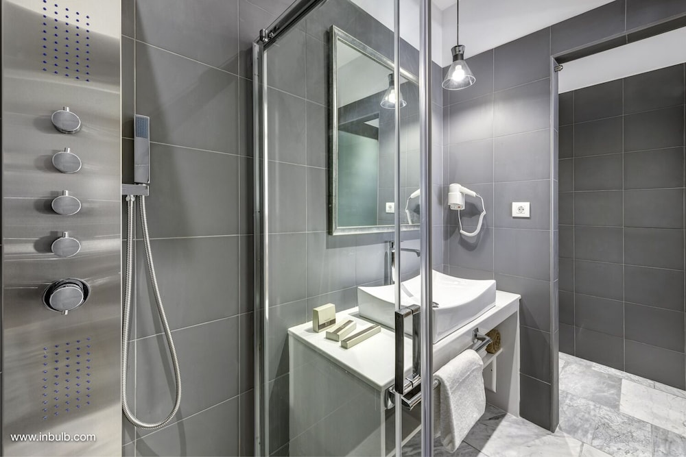 1844 Suites 59/61