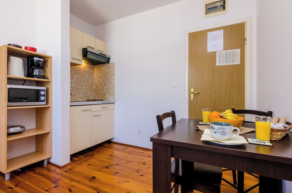 ORKA APARTMENTS 75/75