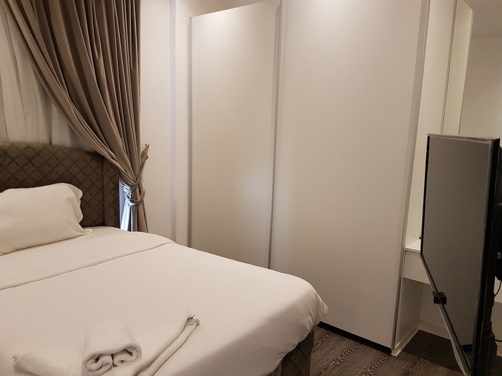Magic Suite Hotel Salmiya 12/51