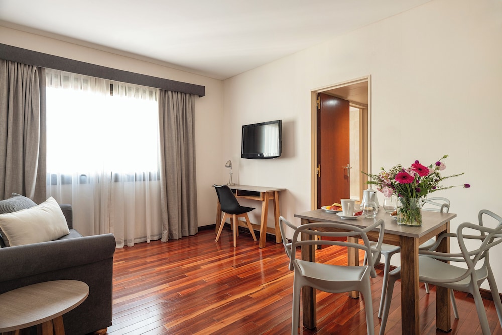ARGENTA TOWER HOTEL 36/64