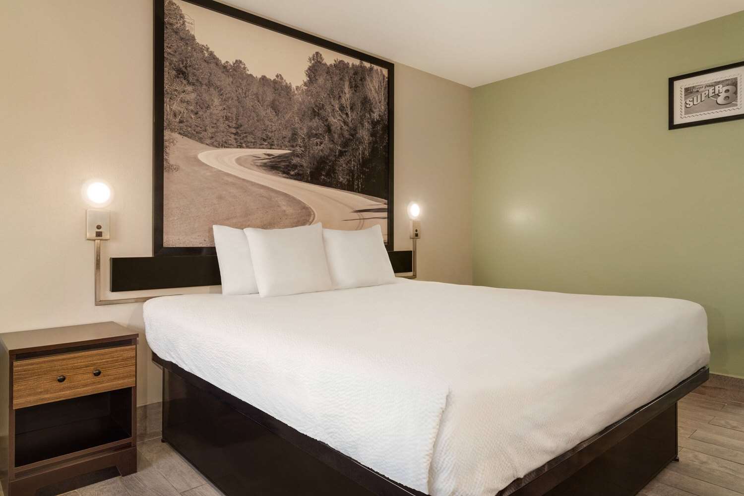 Super 8 By Wyndham Ocean Springs Biloxi 8/43