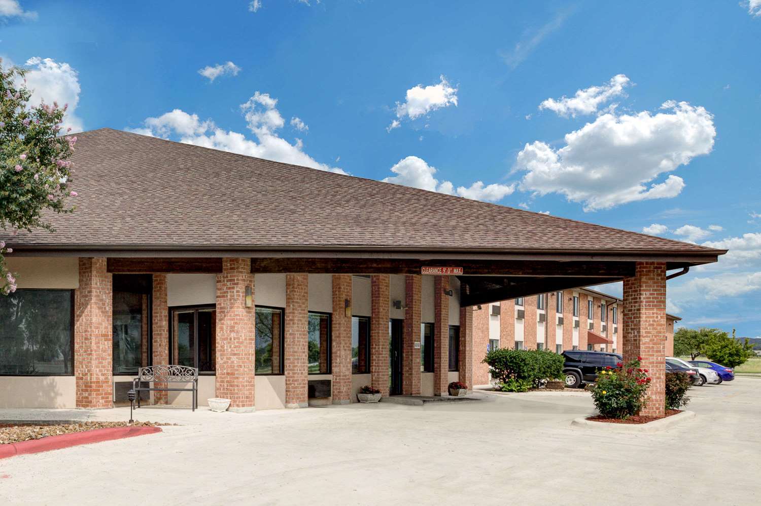 Baymont Inn & Suites by Wyndham San Marcos Outlet Malls 2/19