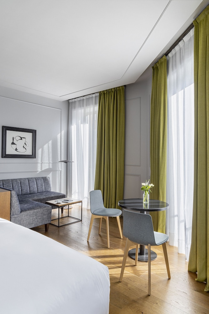 JUNIOR SUITE, SINGLE, CORNER