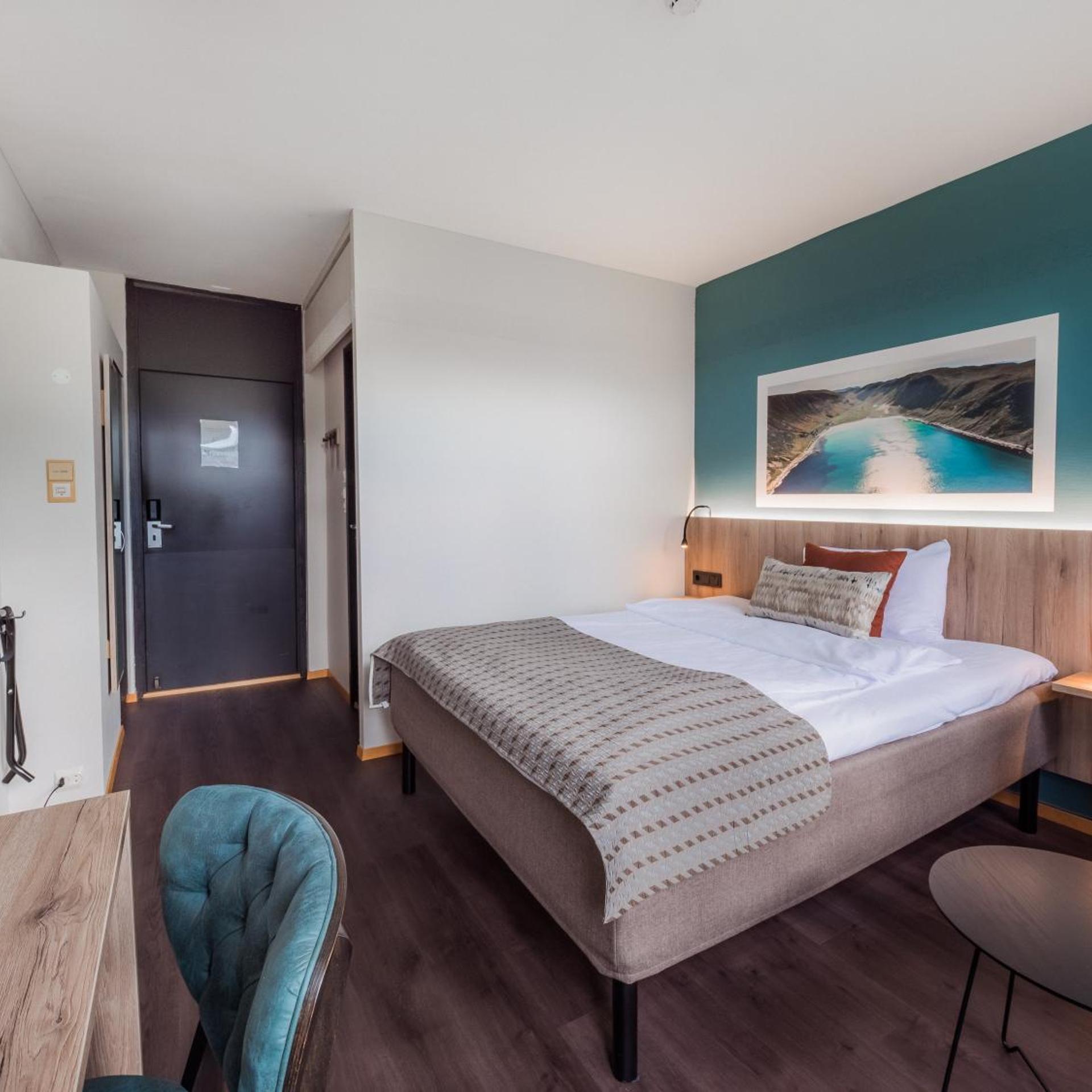 Room, Single