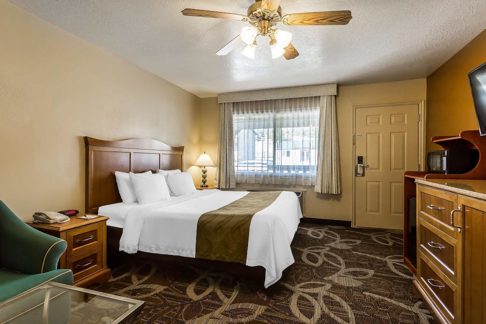 Quality Inn Panguitch near Bryce Canyon 6/25