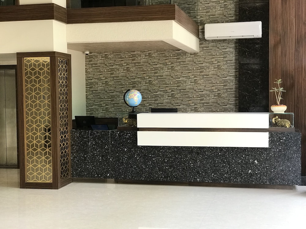 Kyriad Hotel Solapur by OTHPL 6/36