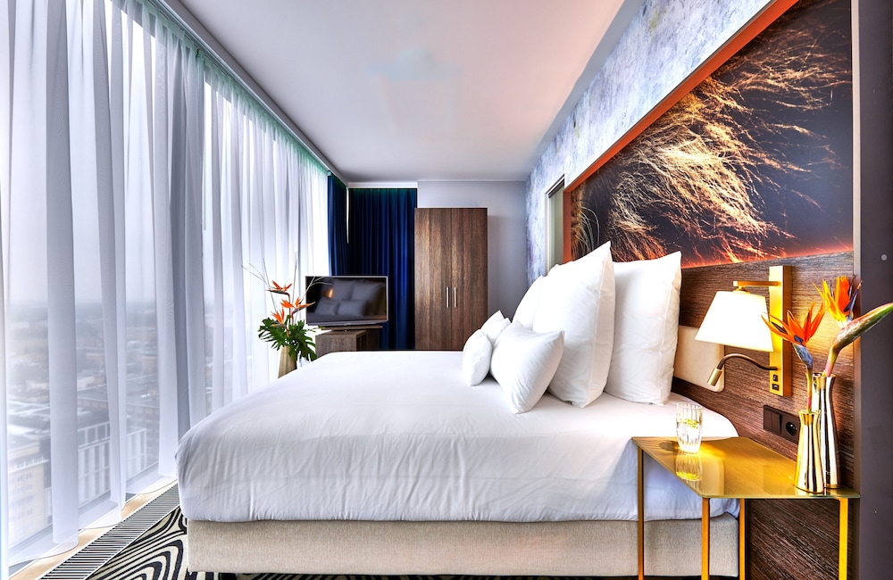 Nyx, Junior Suite, Queen Bed، Nyx Hotel Warsaw By Leonardo Hotels 2/6