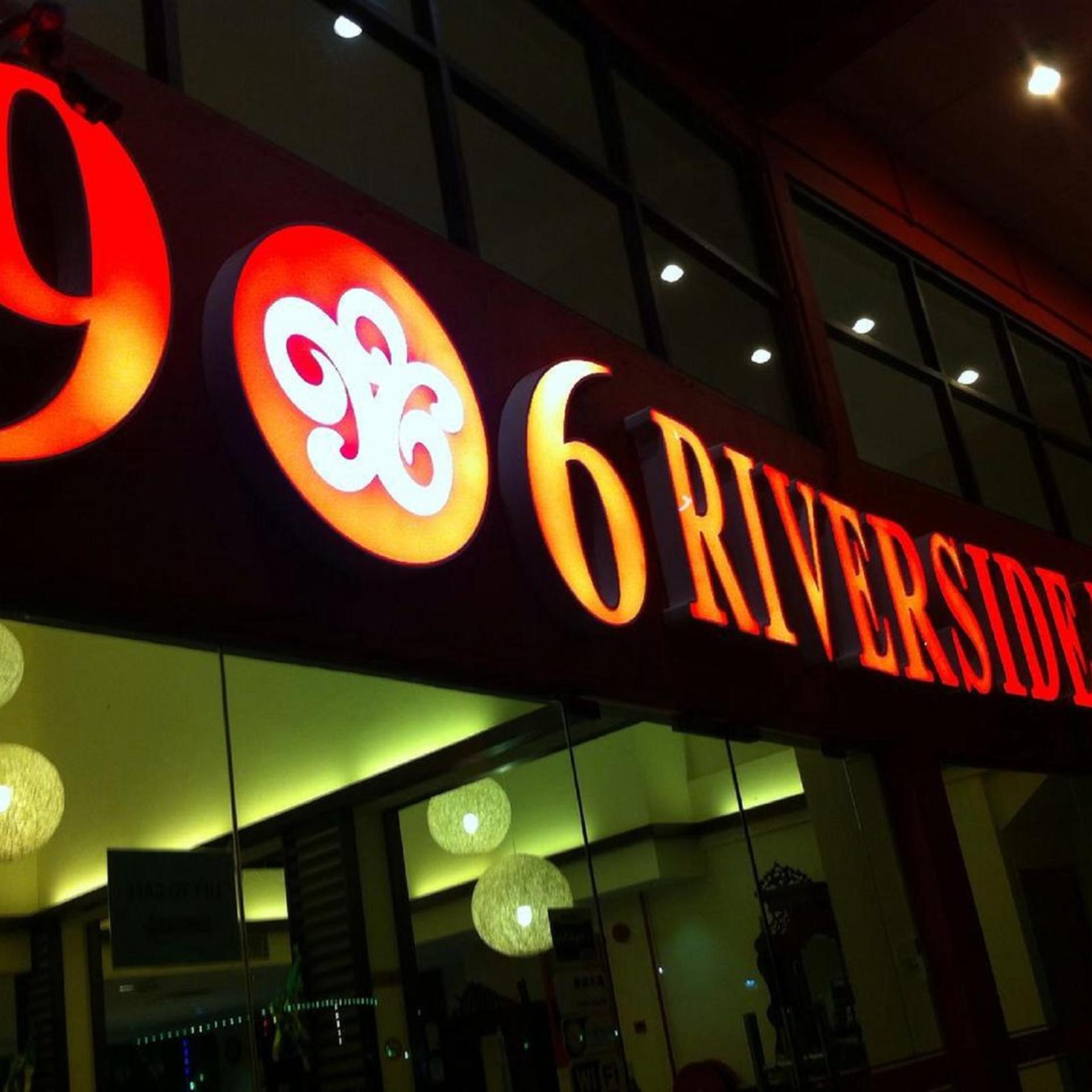 906 Riverside Hotel 2/51