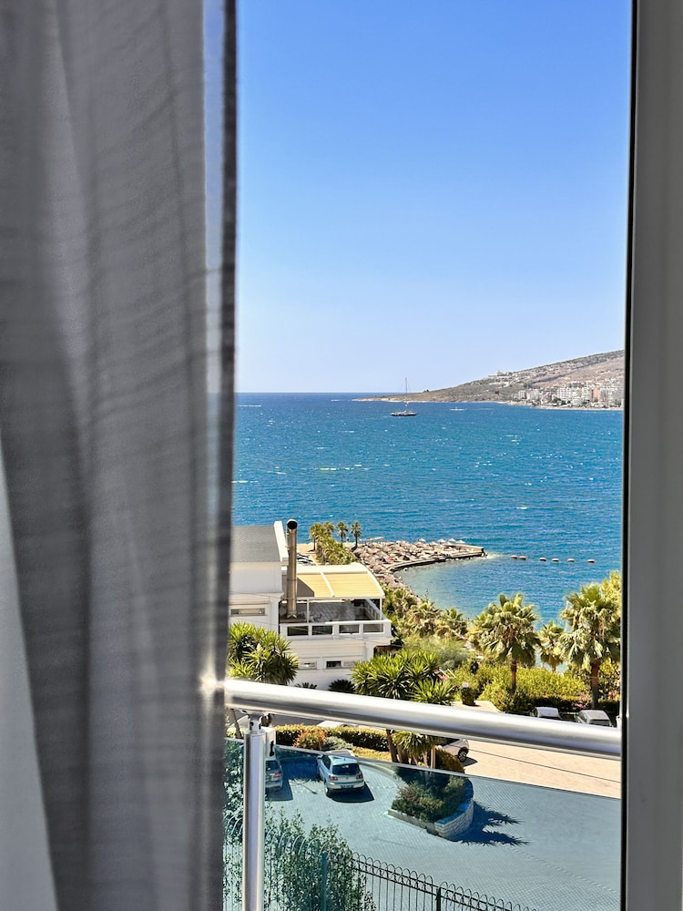 Hotel Bella Vista 56/62