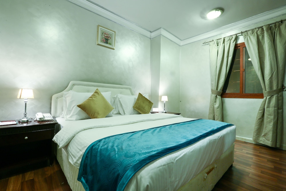 La Villa Suites Hotel 22/48