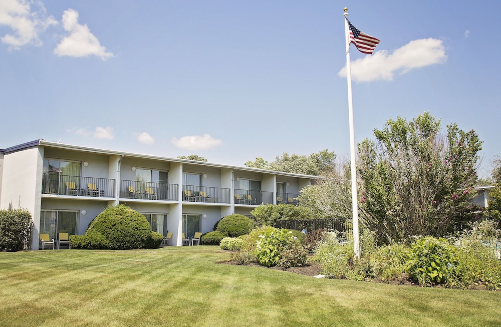 Historic Concord Suites 4/50
