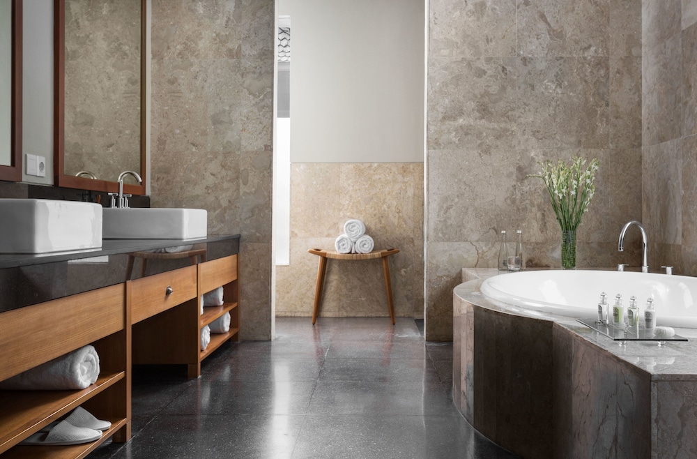 THE SHANTI RESIDENCE AND RESORT 19/66