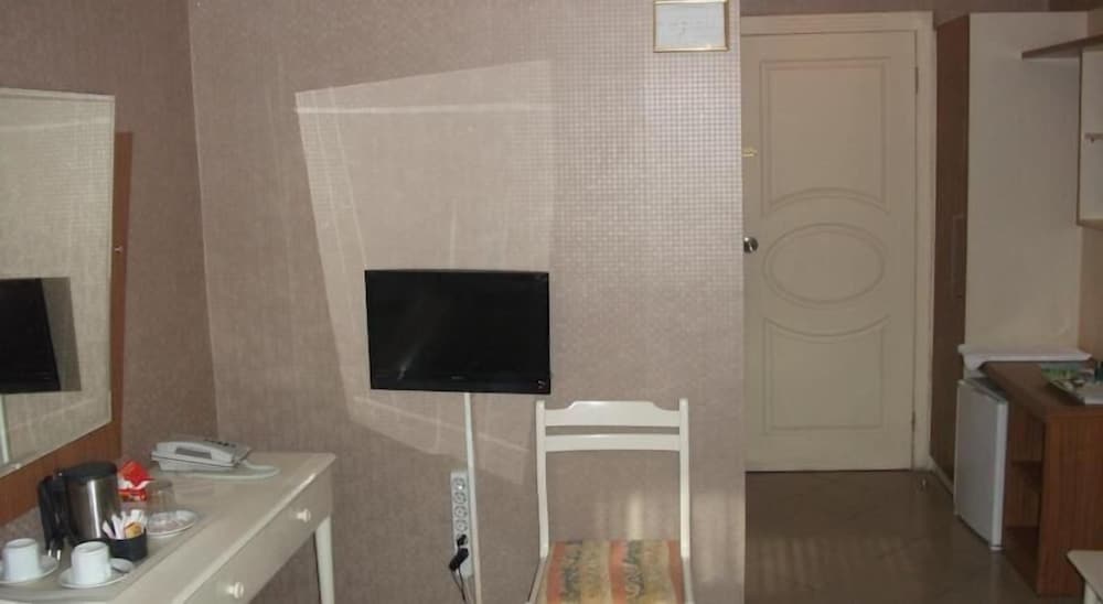 Tac Hotel 40/50