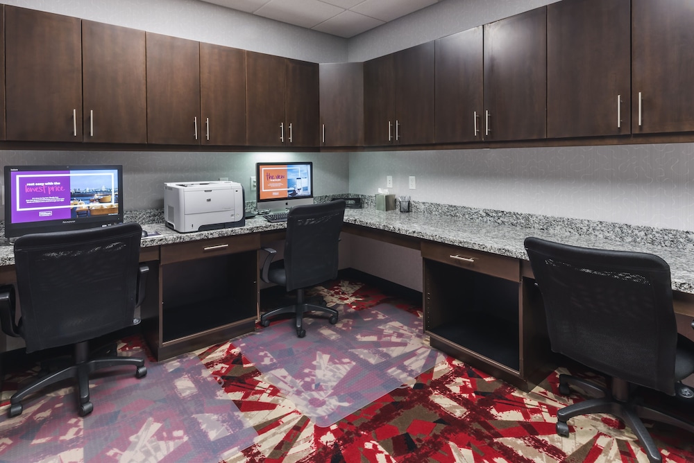 Hampton Inn and Suites Salt Lake City / Univ Foothill Dr UT 16/69