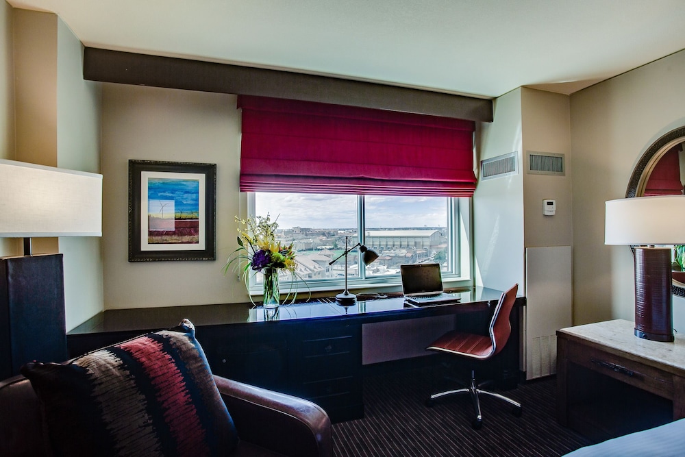 Overton Hotel And Conference Center 58/66