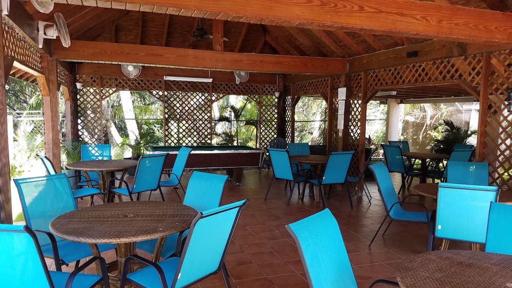 Combate Beach Resort Ex Parador 28/50