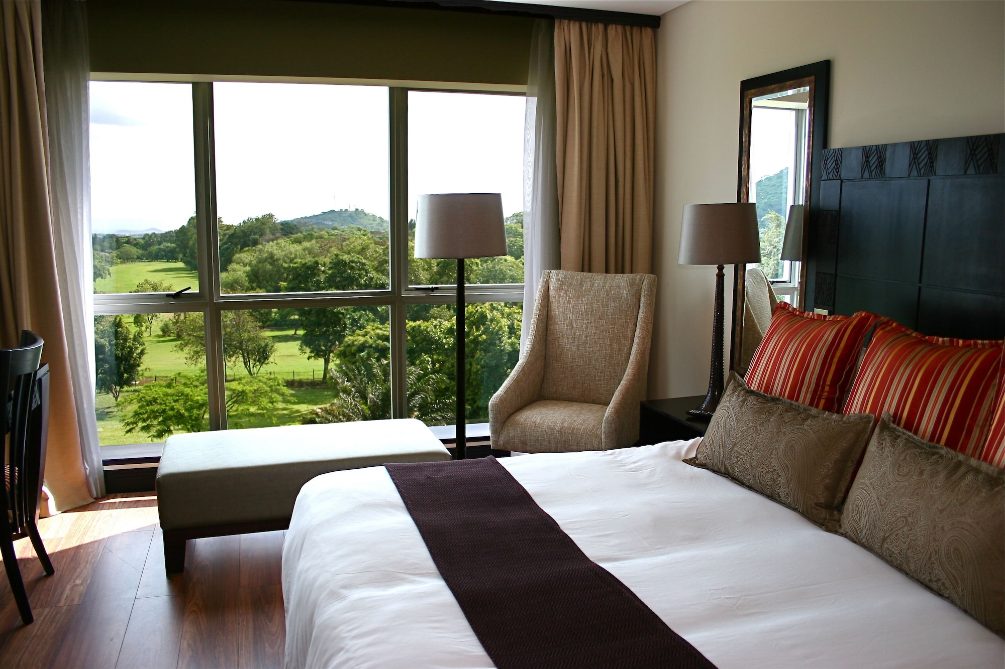 PRESIDENTIAL, SUITE