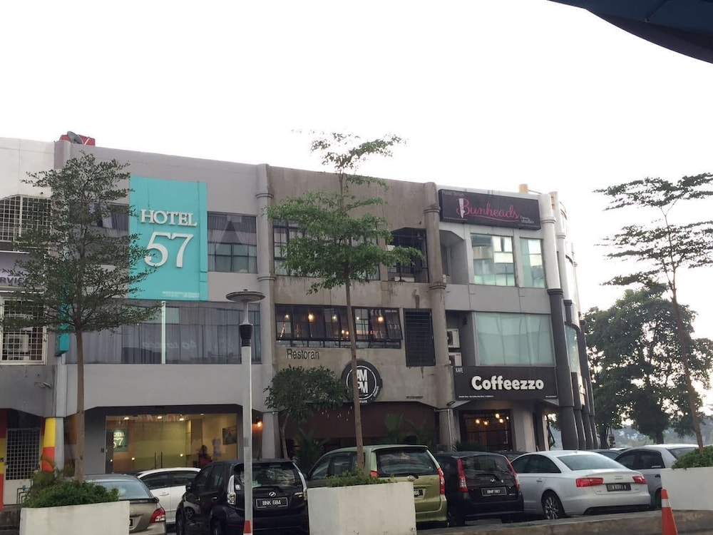 Hotel 57 2/41