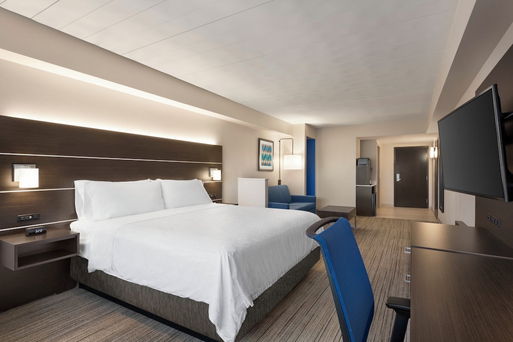 1 Bedroom, Feature, Suite, King Bed, Sofa