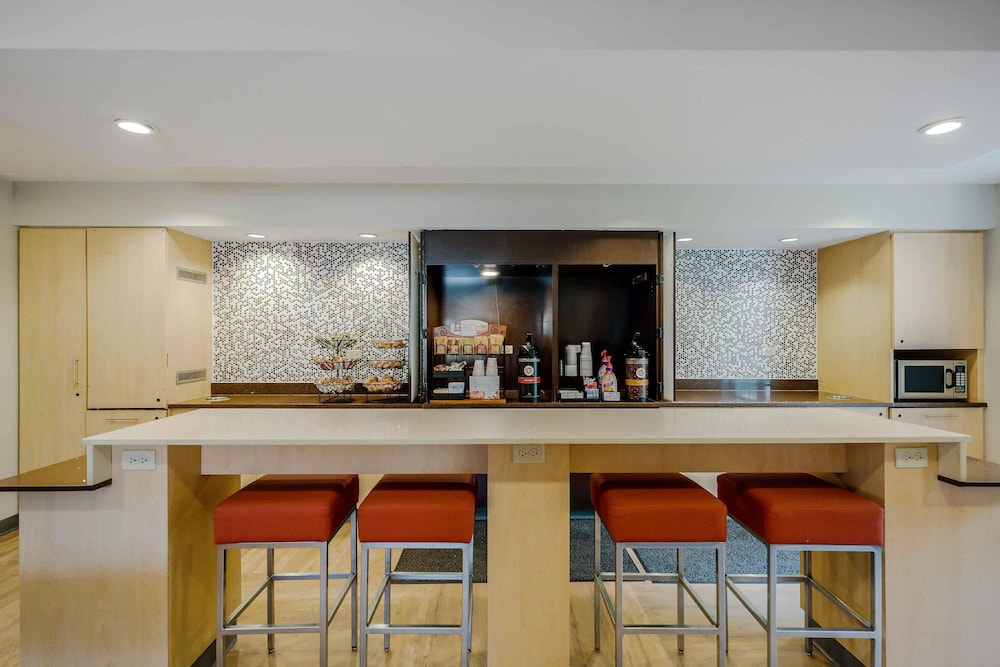 Extended Stay America Suites Chicago Elgin West Dundee 42/58