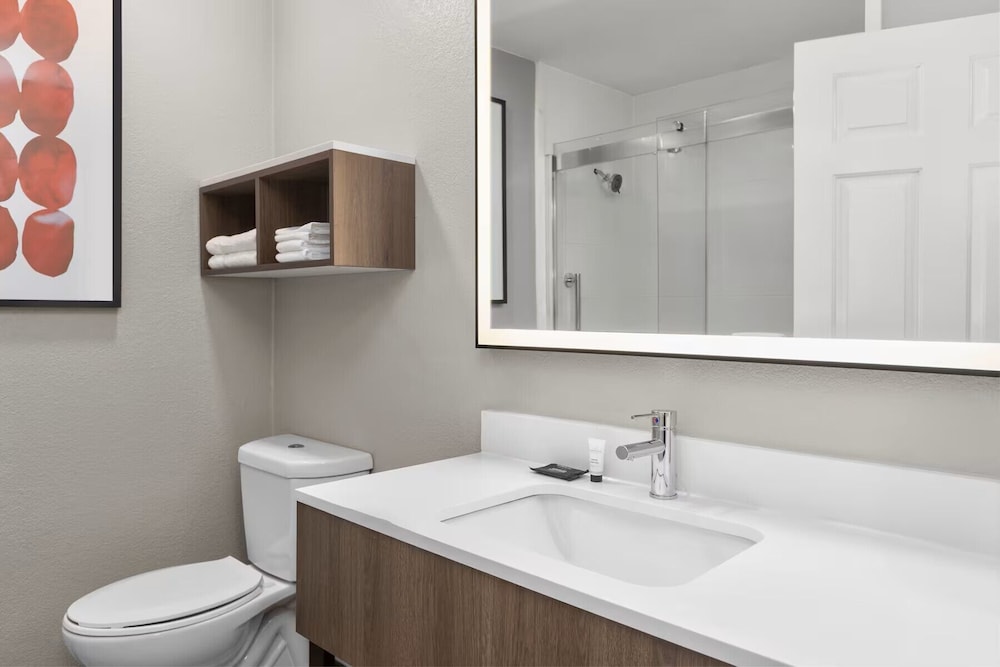 Hawthorn Extended Stay by Wyndham Irving DFW North 67/69