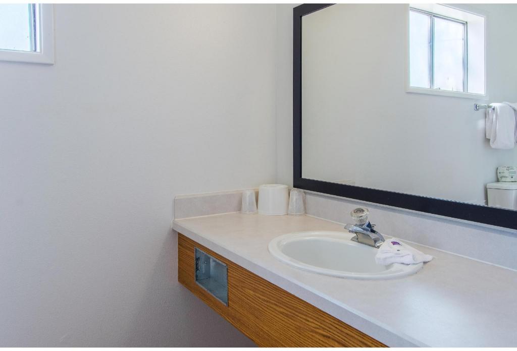 Motel6 Troy, AL 32/35
