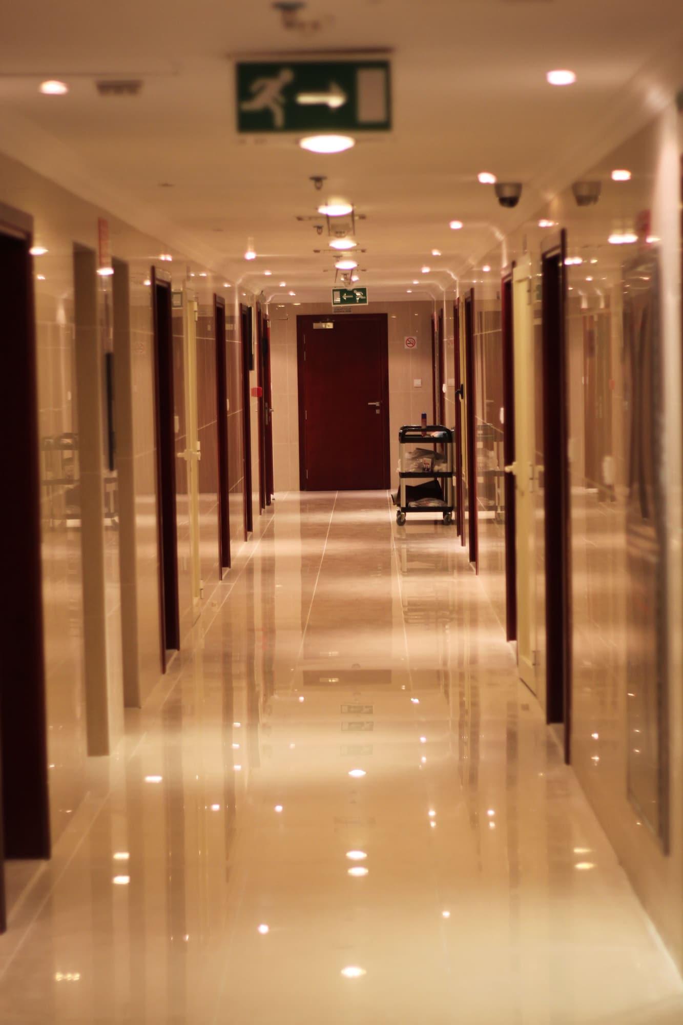 Africana Hotel 19/21