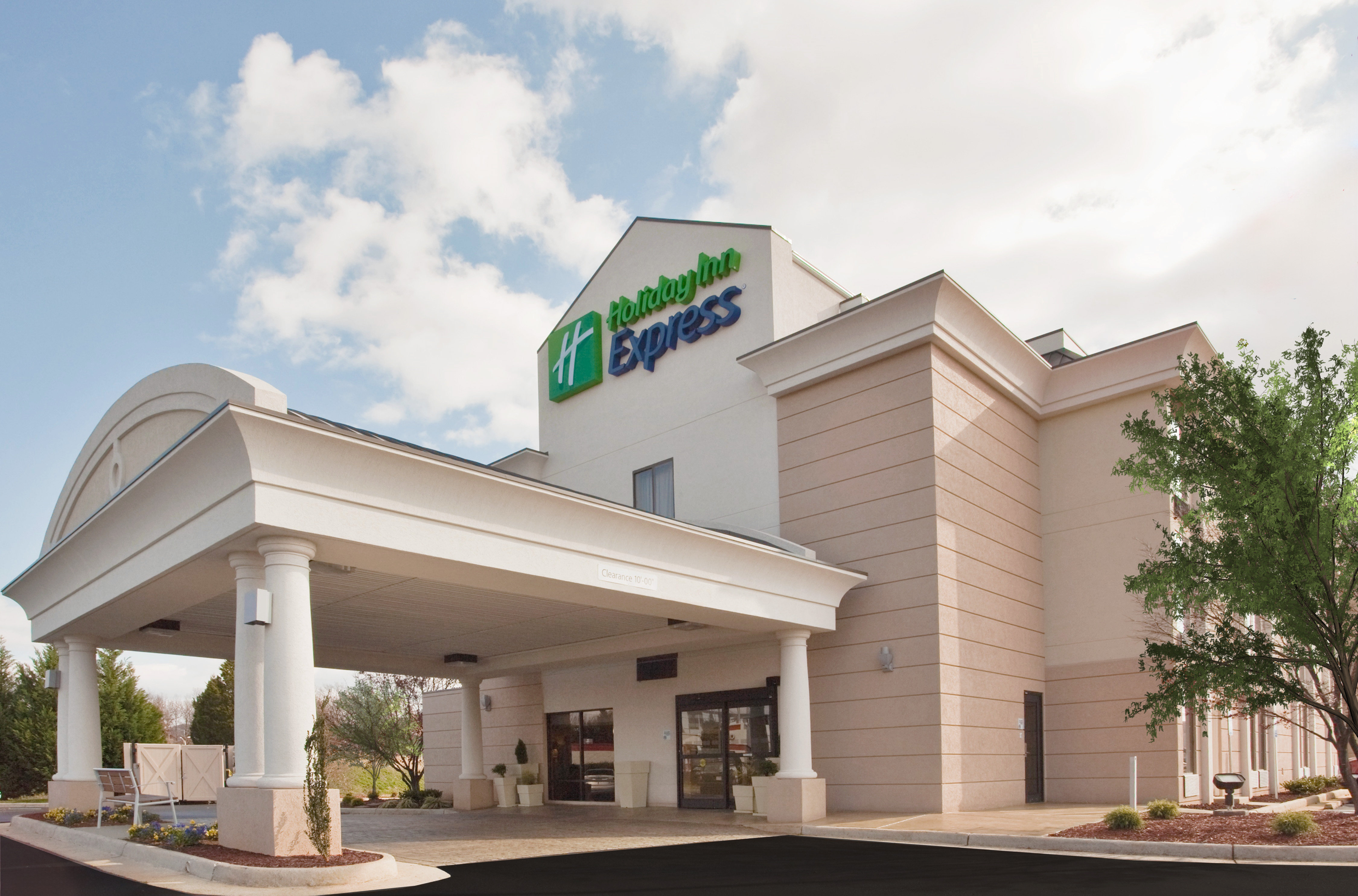 Holiday Inn Express Lynchburg 5/53