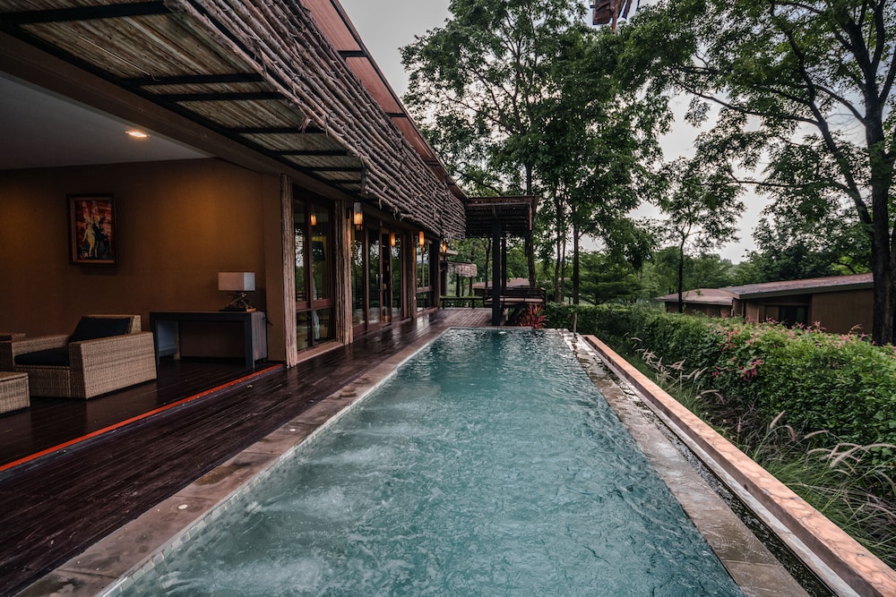 Mountain Creek Golf Resort & Residences 32/64