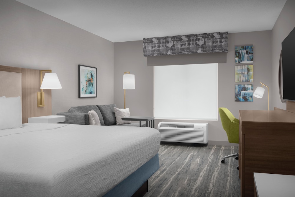 Study, King Bed, Sofa، Hampton Inn Ithaca 4/10