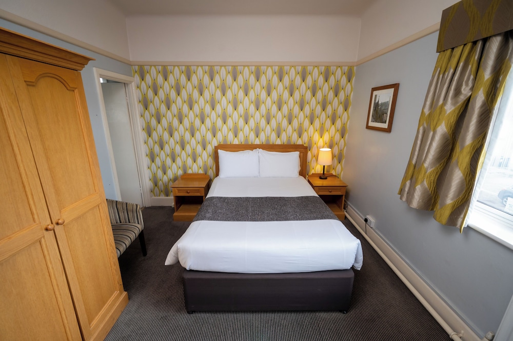 Commodore Hotel 22/61