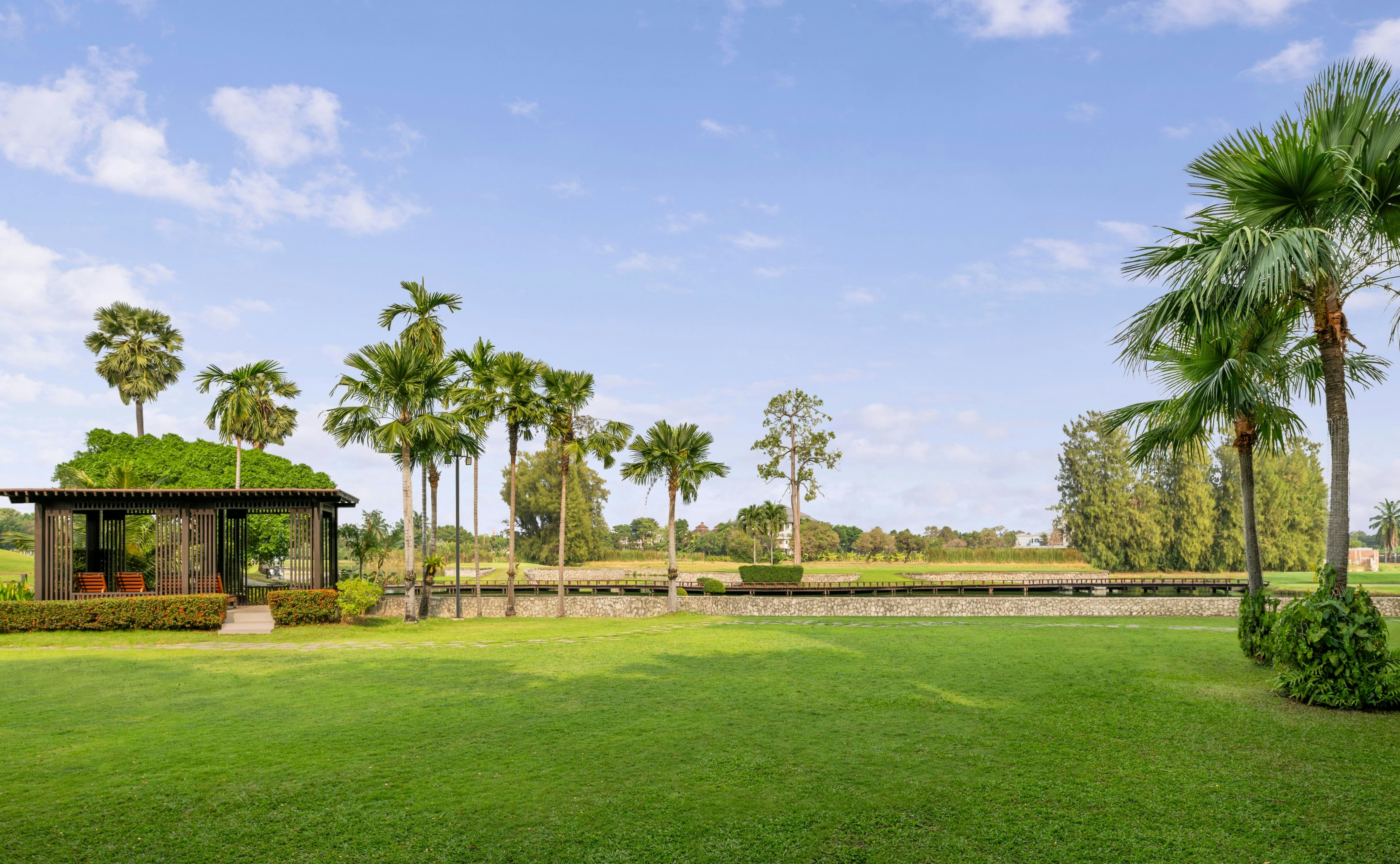 Hilton Bangkok Suvarnabhumi Golf Resort & Spa 111/114