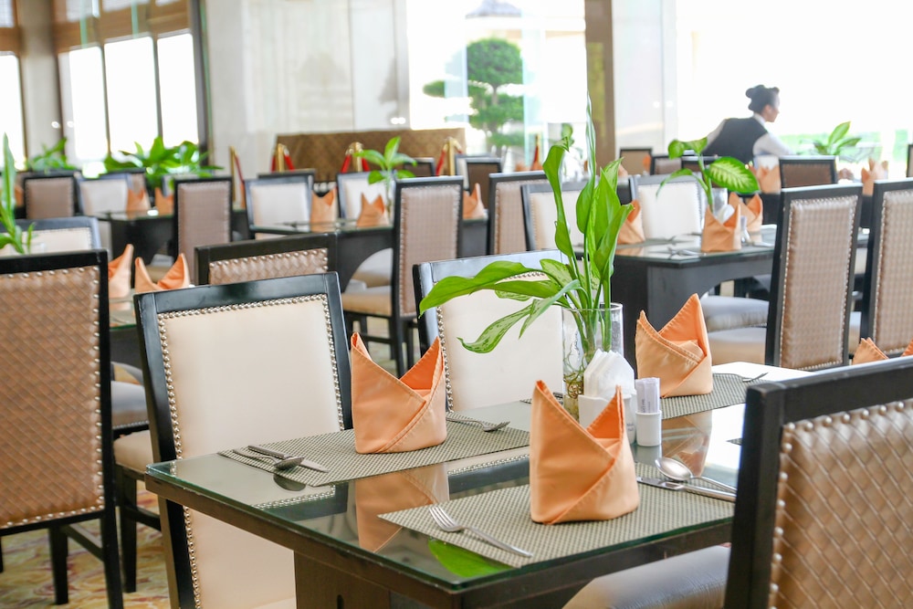 Sea Links Beach Hotel 33/47
