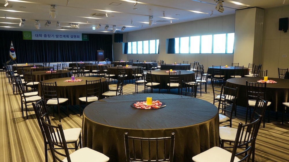 Yeosu Venezia Hotel & Suites 37/50